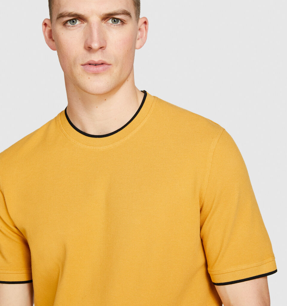 Clashing t-shirt - men's short sleeve t-shirts - Mustard | Sisley image number 5